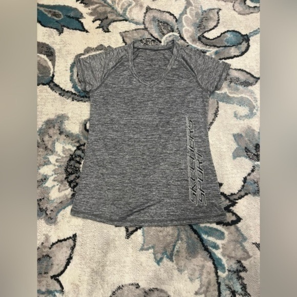 Sketchers sport - women’s size small T-shirt - Picture 1 of 3